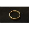Image 2 : APPROX 10K MENS WEDDING RING (3.9G)