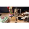Image 3 : COLLECTABLES AND MORE; FIGURINES, FRAMED PICTURES, JEWELRY BOX, TRINKETS