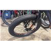 Image 4 : NORTHROCK BLACK 10 SPEED FAT TIRE BIKE WITH FULL DISC BRAKES