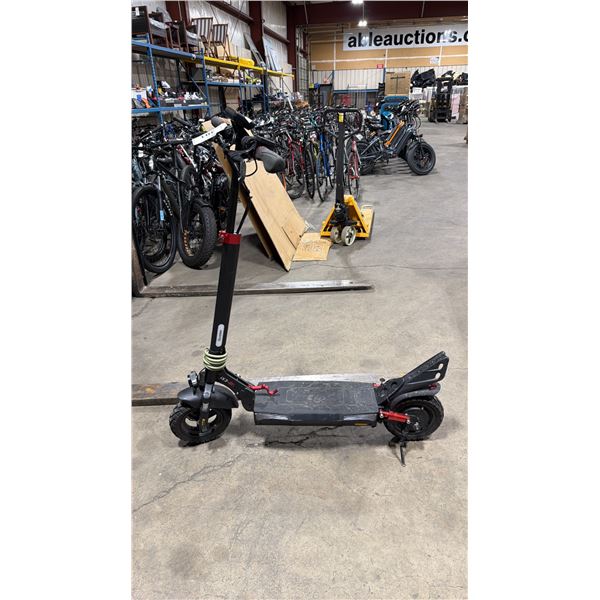 ISCOOTER BLACK ELECTRIC SCOOTER WITH DISK BRAKES *NO KEY OR CHARGER, TURNS ON*