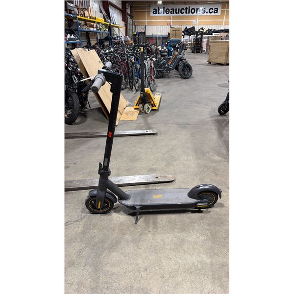 NINEBOT BLACK ELECTRIC SCOOTER *NO KEYS, NO CHARGER, DOES NOT TURN ON*