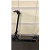Image 1 : BLACK UNKNOWN E-SCOOTER WITH FULL DISC BRAKES *NO KEY, NO CHARGER*