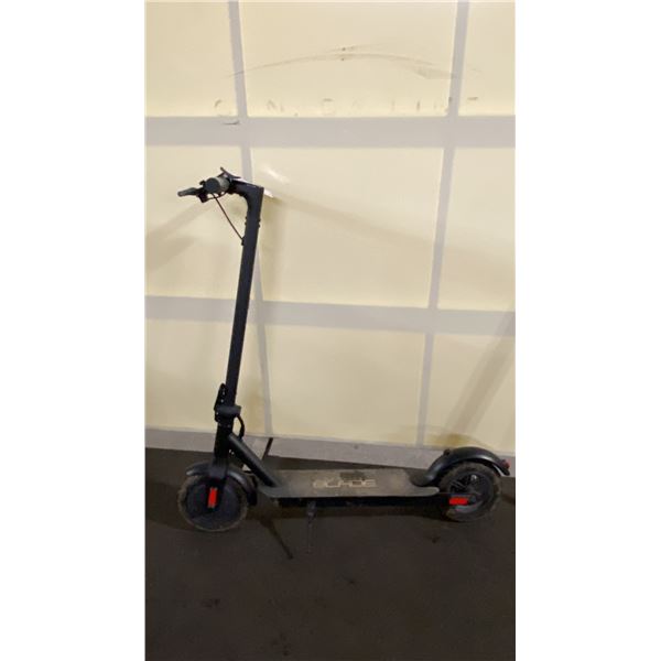BLADE GRAVITY BLACK E-SCOOTER *NO KEYS, NO CHARGER*