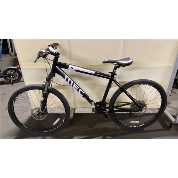 MEC CHINOOK BLACK 24 SPEED FRONT SUSPENSION MOUNTAIN BIKE WITH FULL DISC BRAKES