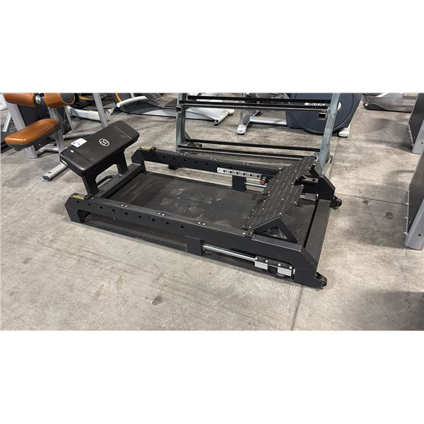 BOOTY BUILDER GLUTE TRAINER