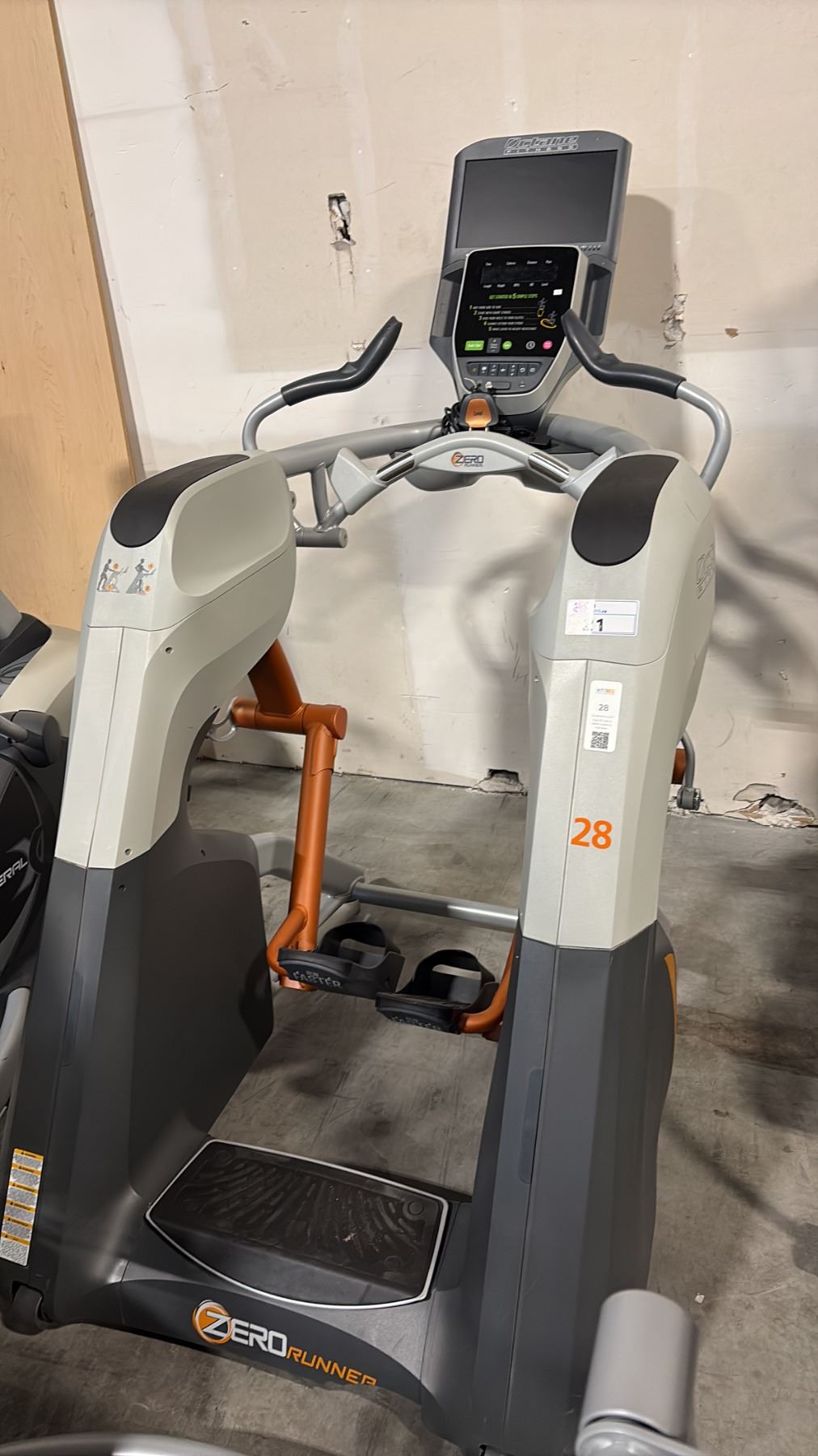 Zero Running Machine OCTANE FITNESS ZERO RUNNER W/ CONSOLE REPLICATES THE MOTION OF WALKING ...