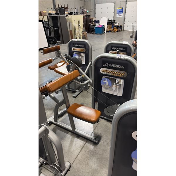 LIFE FITNESS BICEPS CURL
