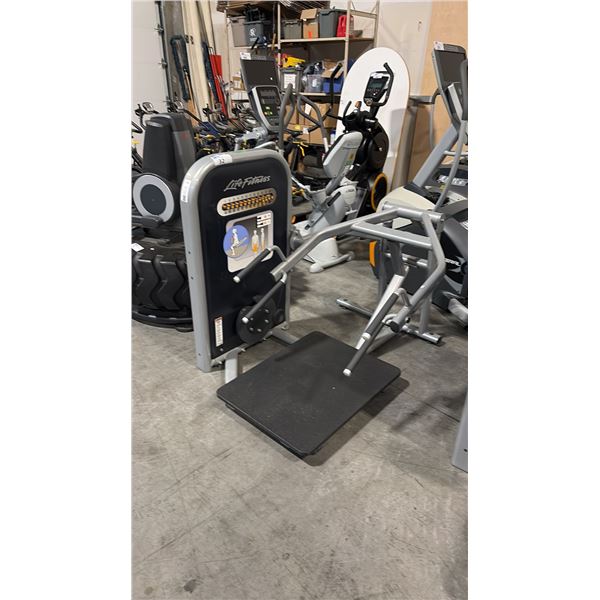 LIFE FITNESS SQUAT MACHINE