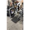 Image 1 : LIFE FITNESS SQUAT MACHINE