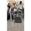Image 2 : LIFE FITNESS SQUAT MACHINE