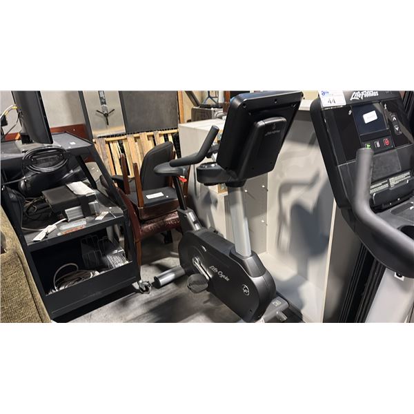 LIFE FITNESS C1 LIFECYCLE UPRIGHT BIKE