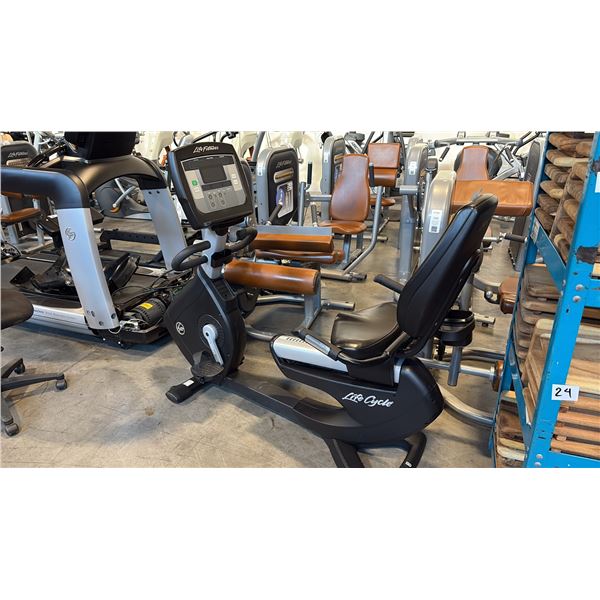 LIFE FITNESS LIFE CYCLE RECUMBENT STATIONARY BIKE