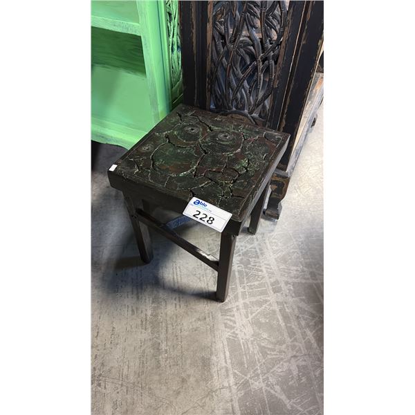 BLACK ROOT TOP 15"X15" SMALL TABLE