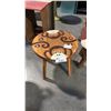 Image 1 : SUAR WOOD ROUND CHILDS TABLE STYLE TWO 20"D