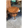 Image 1 : SUAR WOOD ROUND ACCENT TABLE 18"D