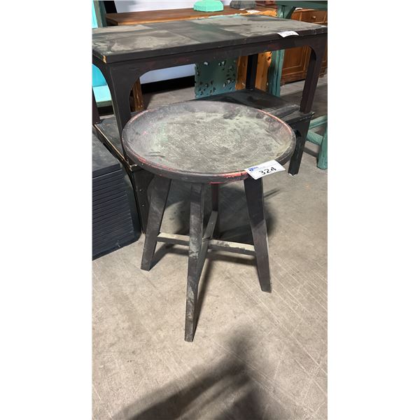 BLACK HAND FINISHED ROUND TABLE 22"D