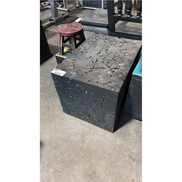 BLACK END TABLE 20 X 28"