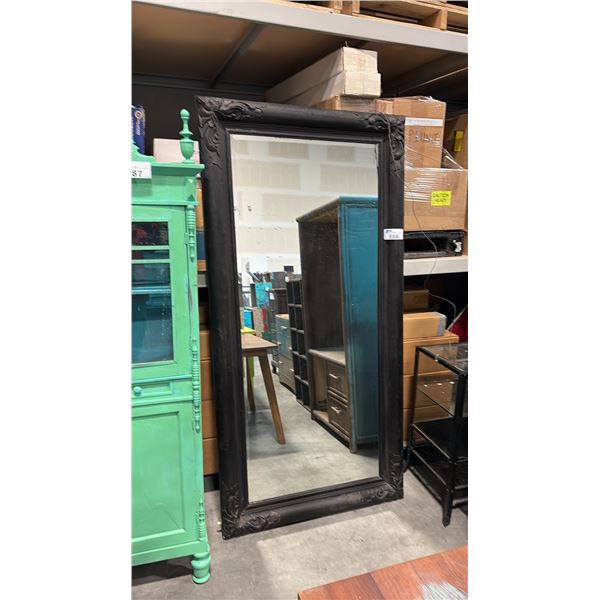 MIRROR 7' X 4' AND DISPLAY CASE