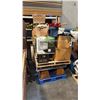 Image 1 : PALLET OF HOUSEHOLD MISC
