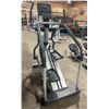 Image 2 : LIFE FITNESS CLSL COMMERCIAL INCLINE STAIR CLIMBING MACHINE WITH DIGITAL DISPLAY