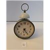 Image 1 : Retro Style Alarm Clock