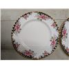 Image 2 : (6) Dinner Plates Royal Albert  Converto