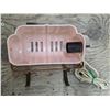 Image 1 : Pink plastic bed lamp