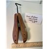 Image 7 : Vintage wooden shoe trees & stretcher. Sizes 7-11. Metal rods/rings.