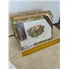 Image 1 : Cigar Box.