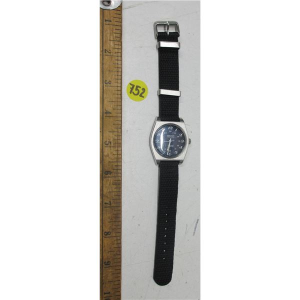 VINTAGE GRUEN 17J MEN'S, MAN WIND WATCH,  RUNS