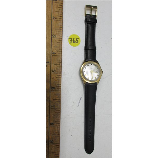 VINTAGE ELGIN 17J MEN'S, DATE @3, MAN WIND WATCH,  RUNS