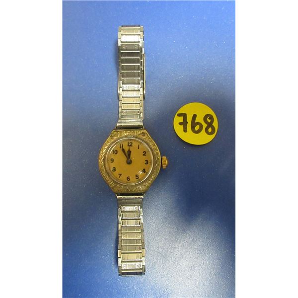 VINTAGE SWISS MADE 15J LADIES', MAN WIND WATCH, RUNS