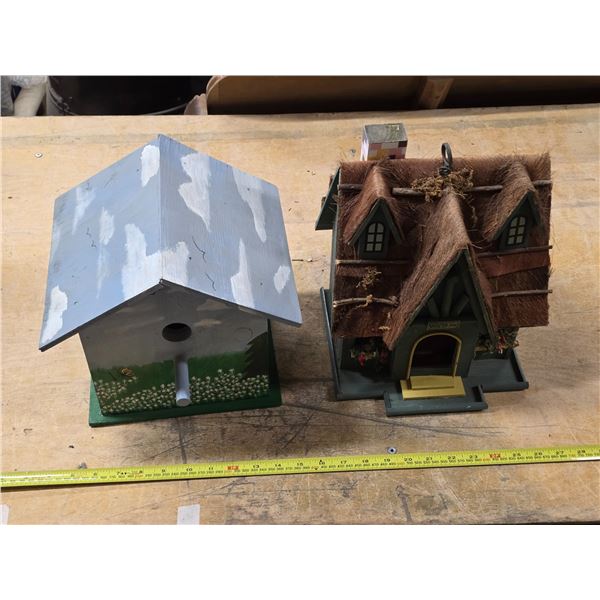 2 bird houses