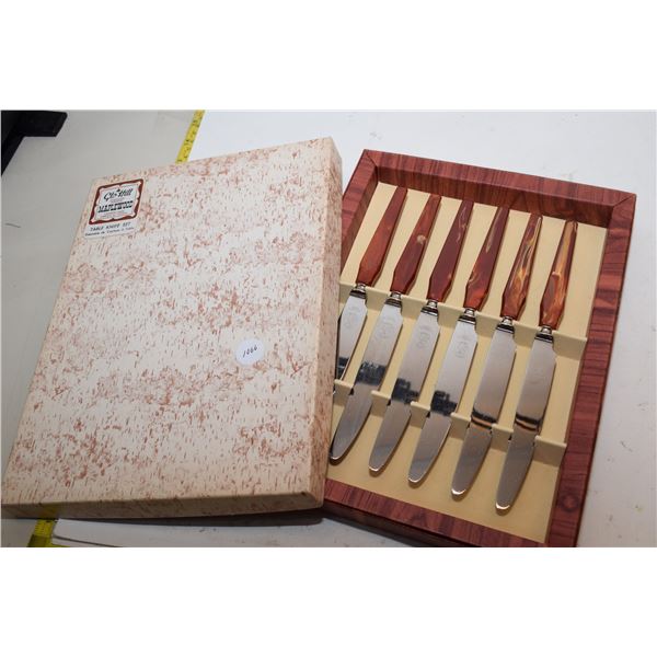 Maplewood knife set