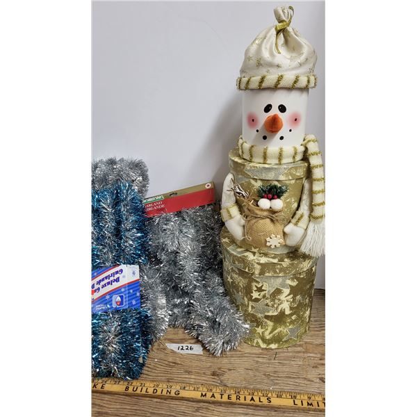 Stacking Box Snowman and (5) Packs Garland, New