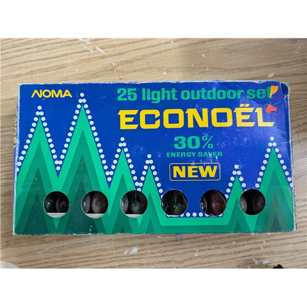 Vintage NOMA 25 light Outdoor Set w/ Original Box