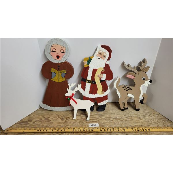 4 Wood Cutout X-Mas Decor