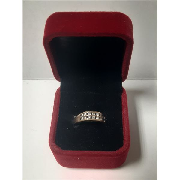 10K Gold Ring Size - 9.5, Weight - 3.3g.