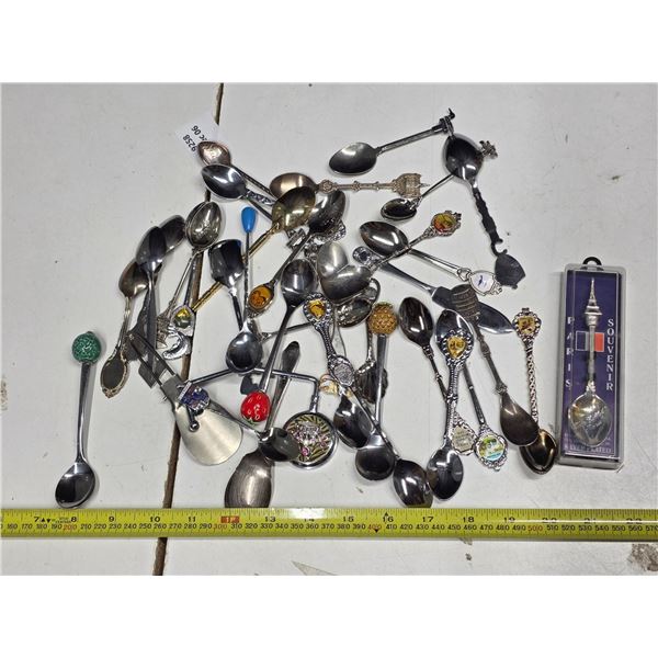Lot of decorative spoons