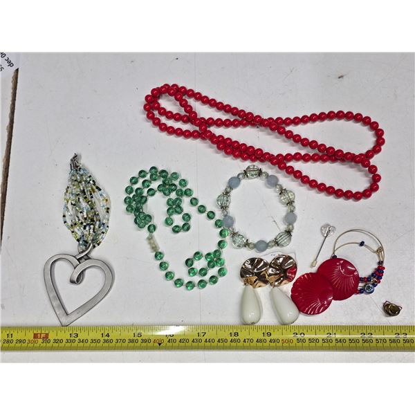 Lot of costume jewelry