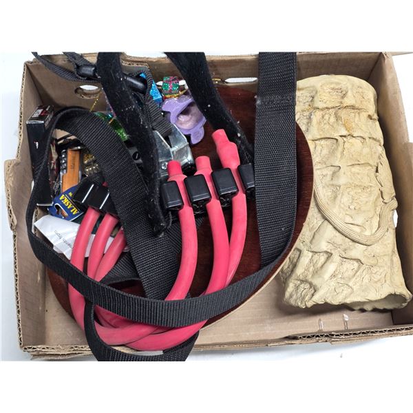 Speaker and lot of misc items