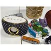 Image 4 : Speaker and lot of misc items