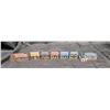 Image 1 : 7 Miniture Town Items