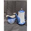 Image 4 : Blue and White Tea Set - 4 pieces plus Round Table Cloth