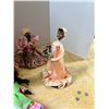 Image 4 : 5 Ethnic Dolls