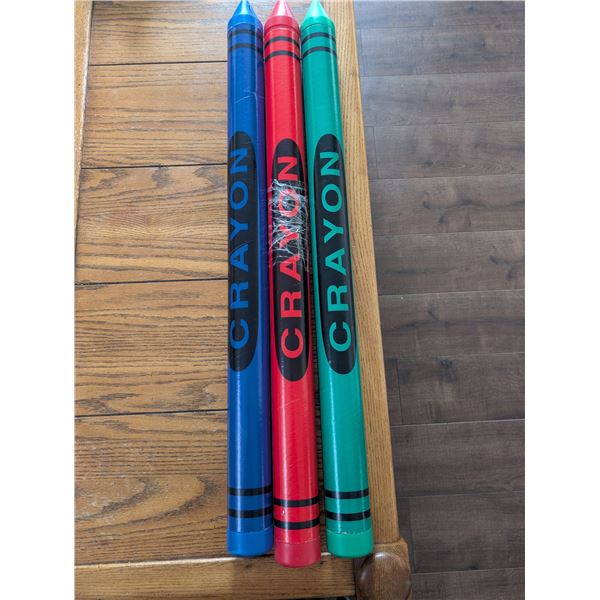 3x Jumbo Crayon banks.