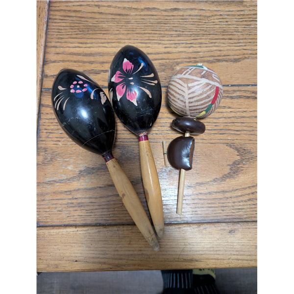Lot of maracas