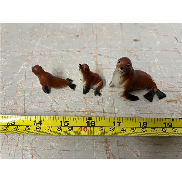 Set of (3) Seals with Pups mini