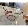 Image 1 : 8 Cup Glass Measuring Cup