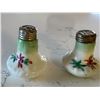 Image 2 : Salt and pepper shakers